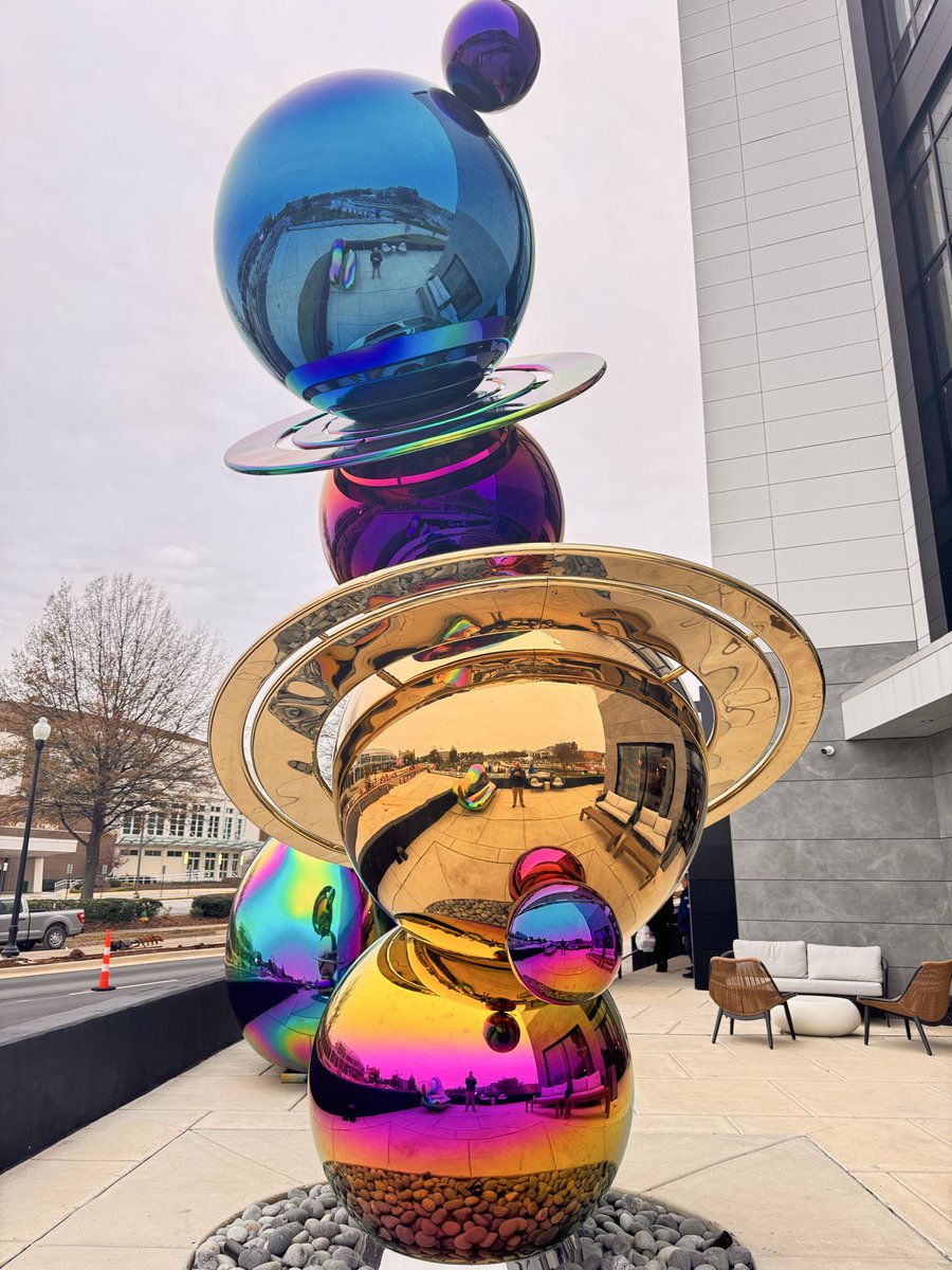 Jeff_Piotrowski's tweet image. One sculpture. Three moments in time.The past at the base, the present in gold, the future reaching skyward in electric color. In front of the new Trilogy Hotel Autograph Collection. I highly recommend:) 
#Huntsville #ArtInAlabama