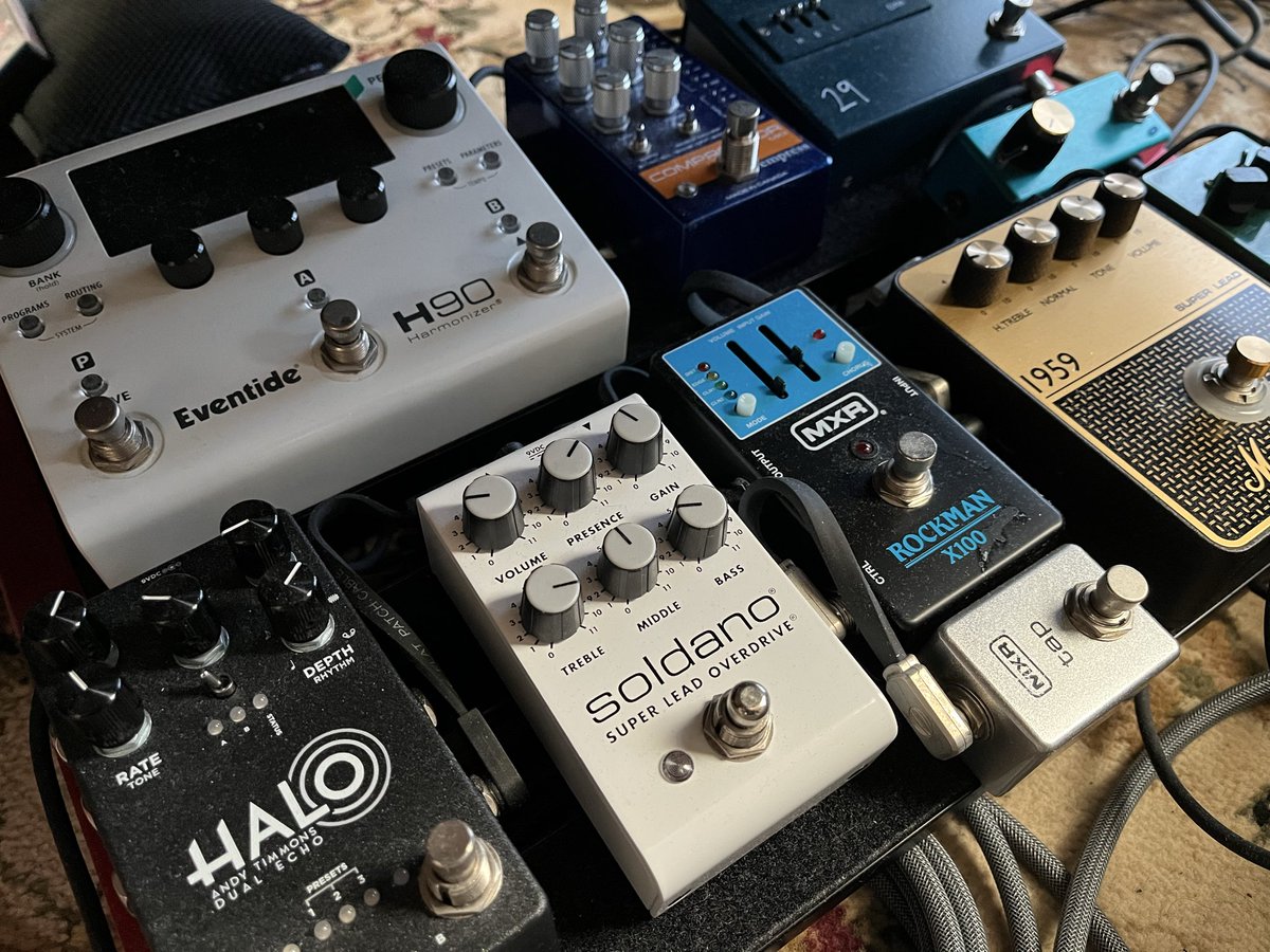 nao_shapes's tweet image. (๑˃̵ᴗ˂̵)good morning🌞
December 5  Friday 🍟
#国際ボランティア・デー 🧑‍💻
今日も寒いですね。。
お気をつけてください🙏

皆様〜素敵な1日oh♫♡🐈‍⬛🐾
sub board🛹☺️👍
#soldano #Marshall 🎸