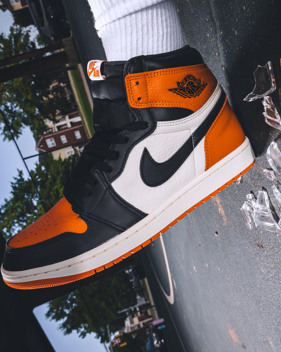 SOLELINKS's tweet photo. Ad: RESTOCK👌
Air Jordan 1 Retro High OG 'Shattered Backboard’
=> https://t.co/UceJlb0Y3n

Last sizes at $169.99 + FREE shipping via Foot Locker
=> https://t.co/nrCEpqBTGI https://t.co/v9IpCReRLL