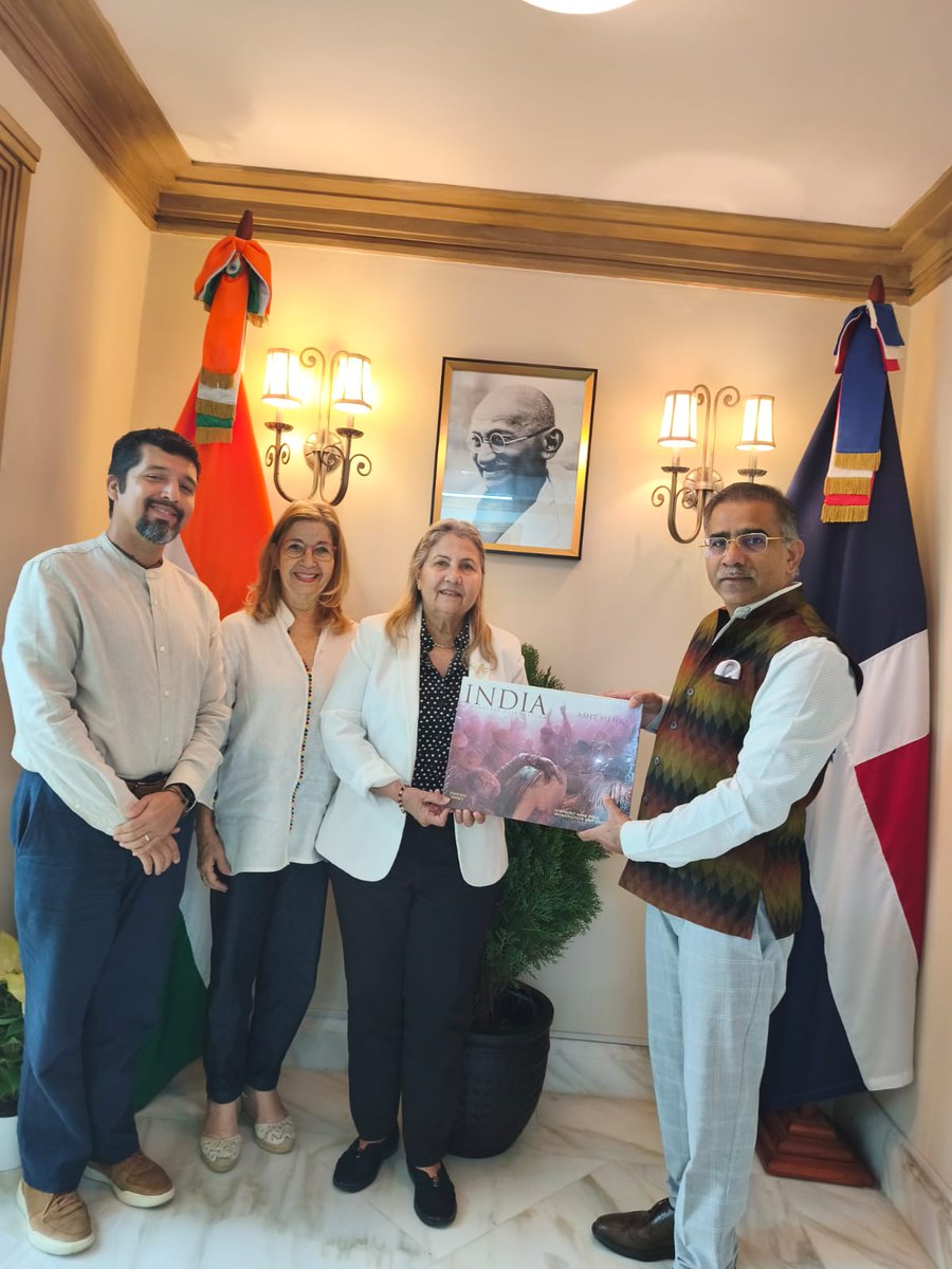 El embajador KD Dewal recibió hoy en la embajada al Sr. Kerim Fahara, la Sra. Heidi Despradell y la Sra. Jullie Wellisch, de ADOPROYOGA (Asociación Dominicana de Profesores de Yoga), una organización emblemática que representa a los profesores y practicantes de yoga en República