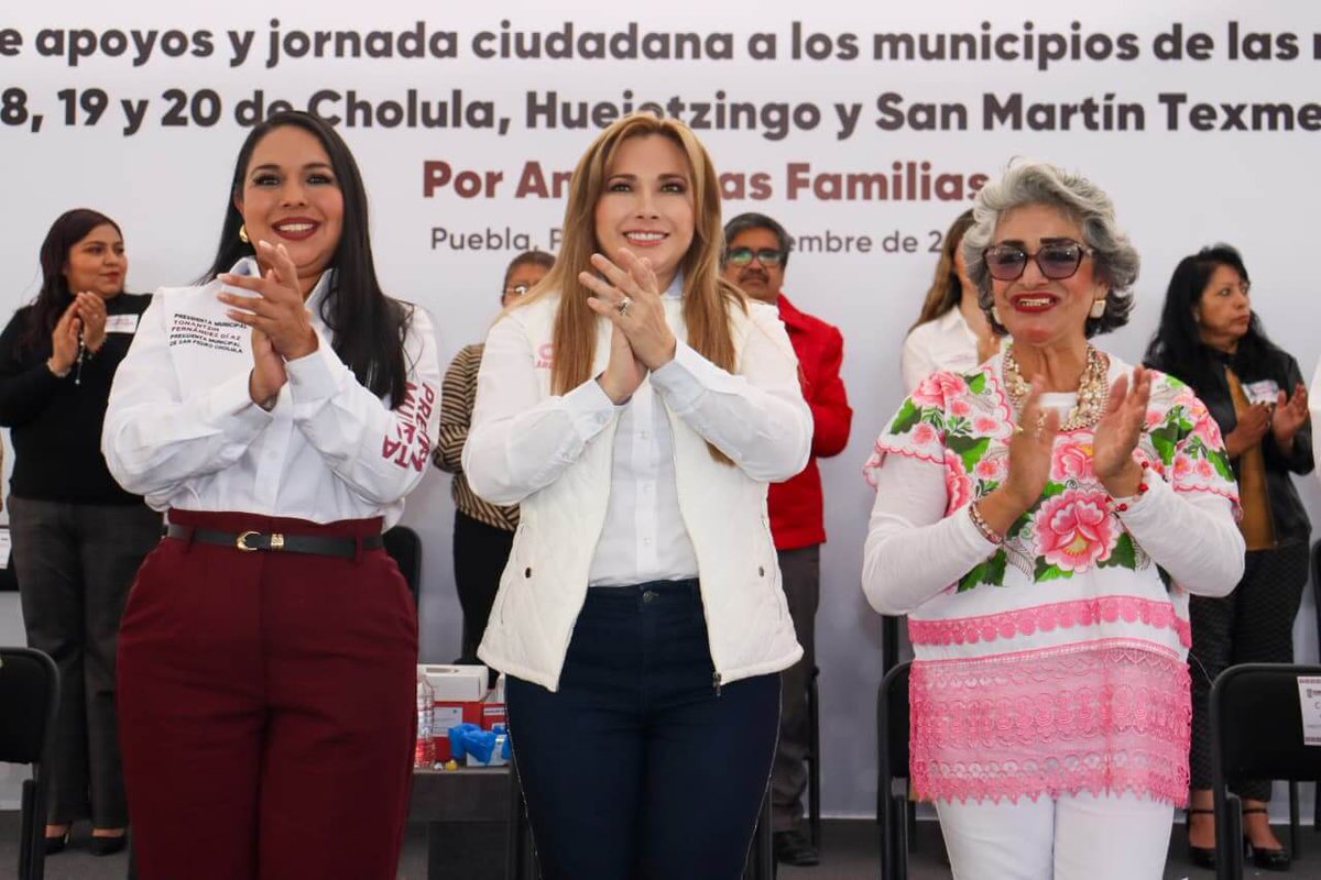 PoderNoticiaPue's tweet image. ✅Ceci Arellano y @TonantzinFdz Fortalecen Atención a Familias de la Región en San Pedro Cholula

✅San Pedro Cholula, sede de la entrega de apoyos a los municipios

➡️Checa el Dato: shre.ink/qoch

@GobiernoCholula @CholulaDIF 
#PoderNoticiaPue #DondeTuVozSeEscucha