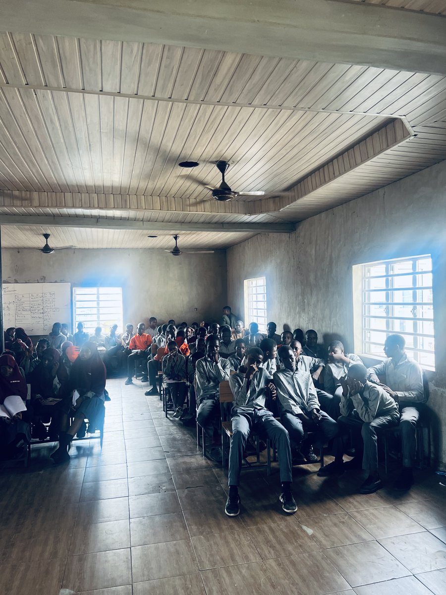 mindsettersinst's tweet photo. Today, our team visited San Memorial High School,where we interacted with 127 students as part of activities marking the International Day for the Elimination of Violence Against Womentalked about real challenges many women face and explored meaningful solutions with the student https://t.co/lDQtdeLHJ2
