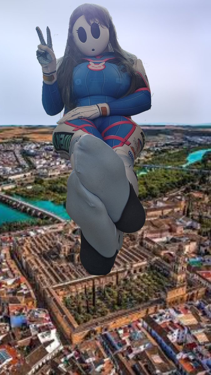 tinyraul03's tweet photo. Mezquita Cathedral of Cordoba is now the footrest of @MagicalMysti72 after invading and taking the city of Cordoba, which is now at his feet. https://t.co/dgz2QZ3Drq