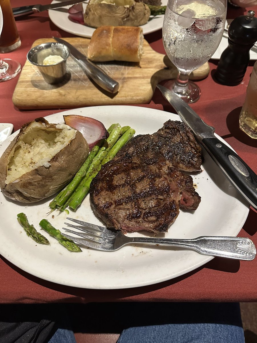 LisaFAllison's tweet photo. @mattvanswol We went last night. Upscale, two fabulous meals, one of us had two drinks, dessert with a very generous tip it was $251. The good food and great service still exist, at least in small town Texas. https://t.co/g9WA7LsLTX