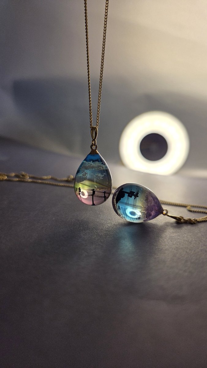 空と歩く。 一緒にお出かけしませんか？ #空玉レジン #ハンドメイドらぼ