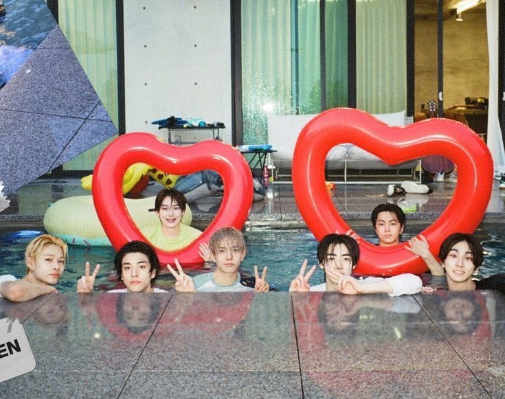 ana⭒ (@midnikeu) on Twitter photo 