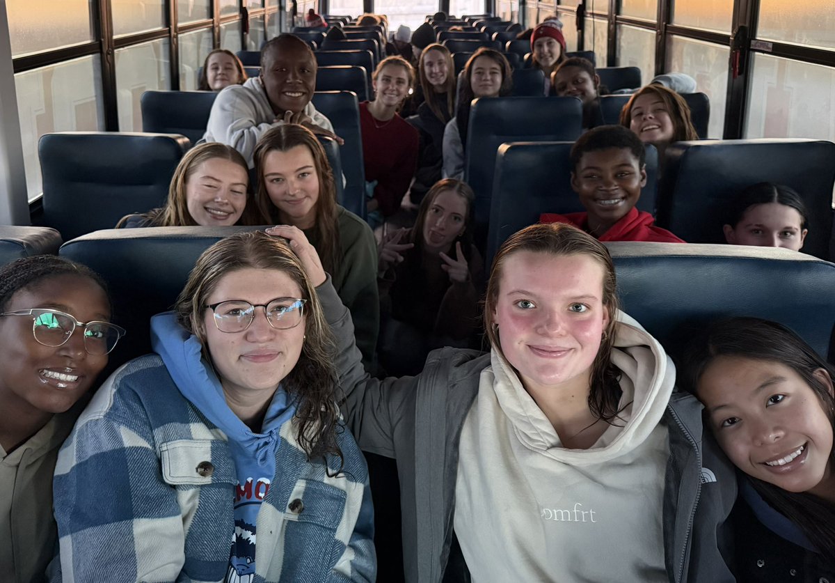 CAHS_SWIM's tweet image. Great Snow Day Practice from Family55! Edmond Invite is tomorrow at 10am and 4pm‼️ #IfOneThenAll #Family55 #WeFeelGreat #Intense