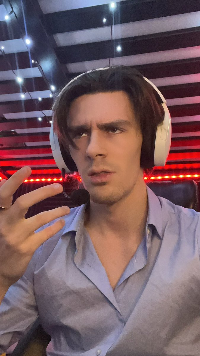 True_Maxissimo's tweet image. #robertrobertson #dispatch #DispatchGame cosplay