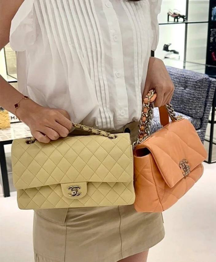 yeahiam's tweet image. I'm going shopping with my friends so I'll be home a little late #usalife #America