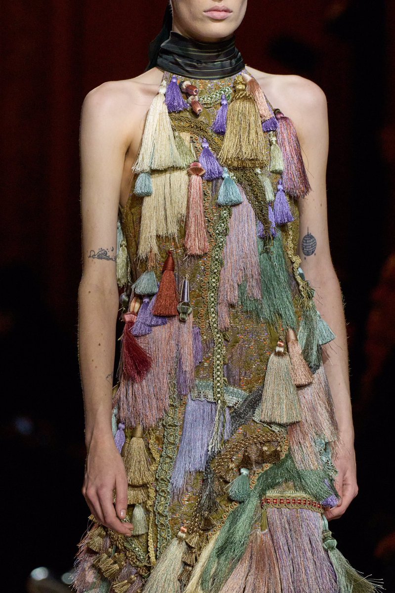 saintdemie's tweet image. tassels on the dries van noten fw25 runway: