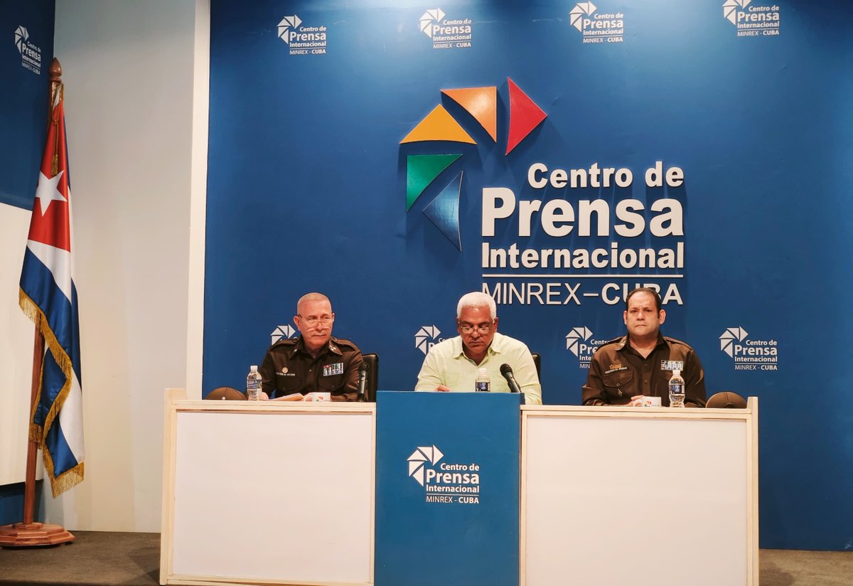 El ministro de Justicia <a href="/OscarCubaMinjus/">Oscar Silvera Martínez</a>  presidió hoy la conferencia de prensa de la Comisión Nacional de Drogas, dirigida a medios nacionales y extranjeros. reafirmó la política de tolerancia cero de #Cuba frente a la producción, consumo, tenencia y tráfico ilícito de drogas.