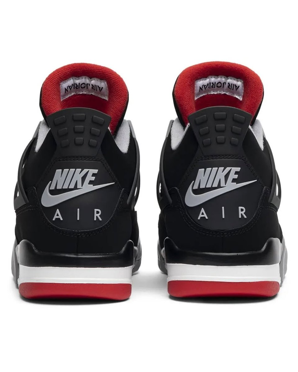 JustFreshKicks's tweet photo. Air Jordan 4 Retro "Bred" 🌹

• Holiday 2026
• True-to-OG '89 shape
• Nike Air branding
• $220 USD https://t.co/gXGJ8wONga