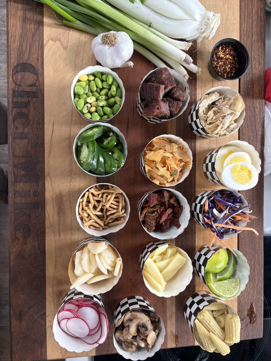 Chef Mikes Menu tweet media