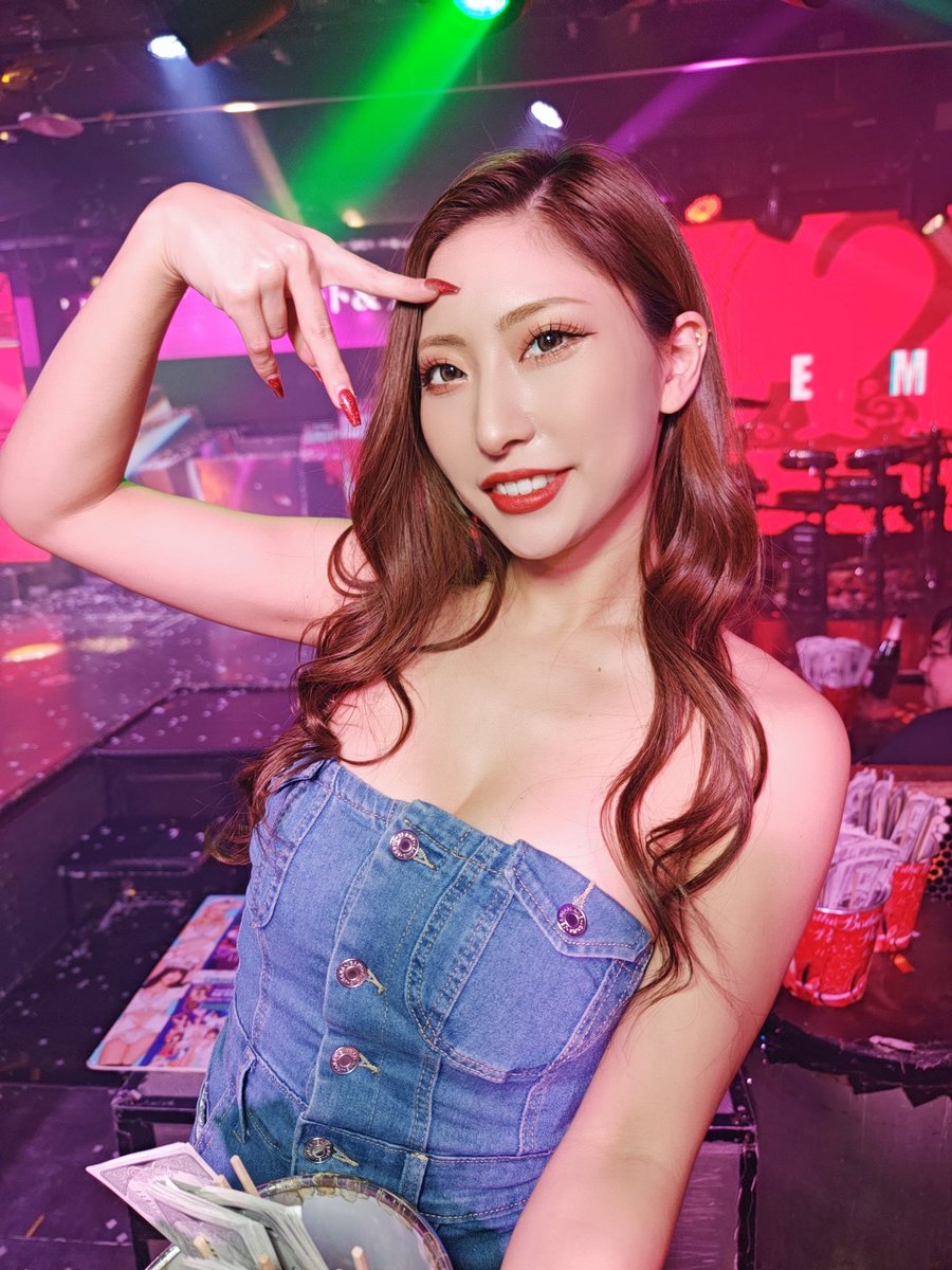 kabuto_suzaku's tweet image. #partyon
久々の
#アオザイ　イベントへ
#パリオン
@ayaka_partyon
@momiji_blq
@wac_xxxxxxx
@leona_partyon