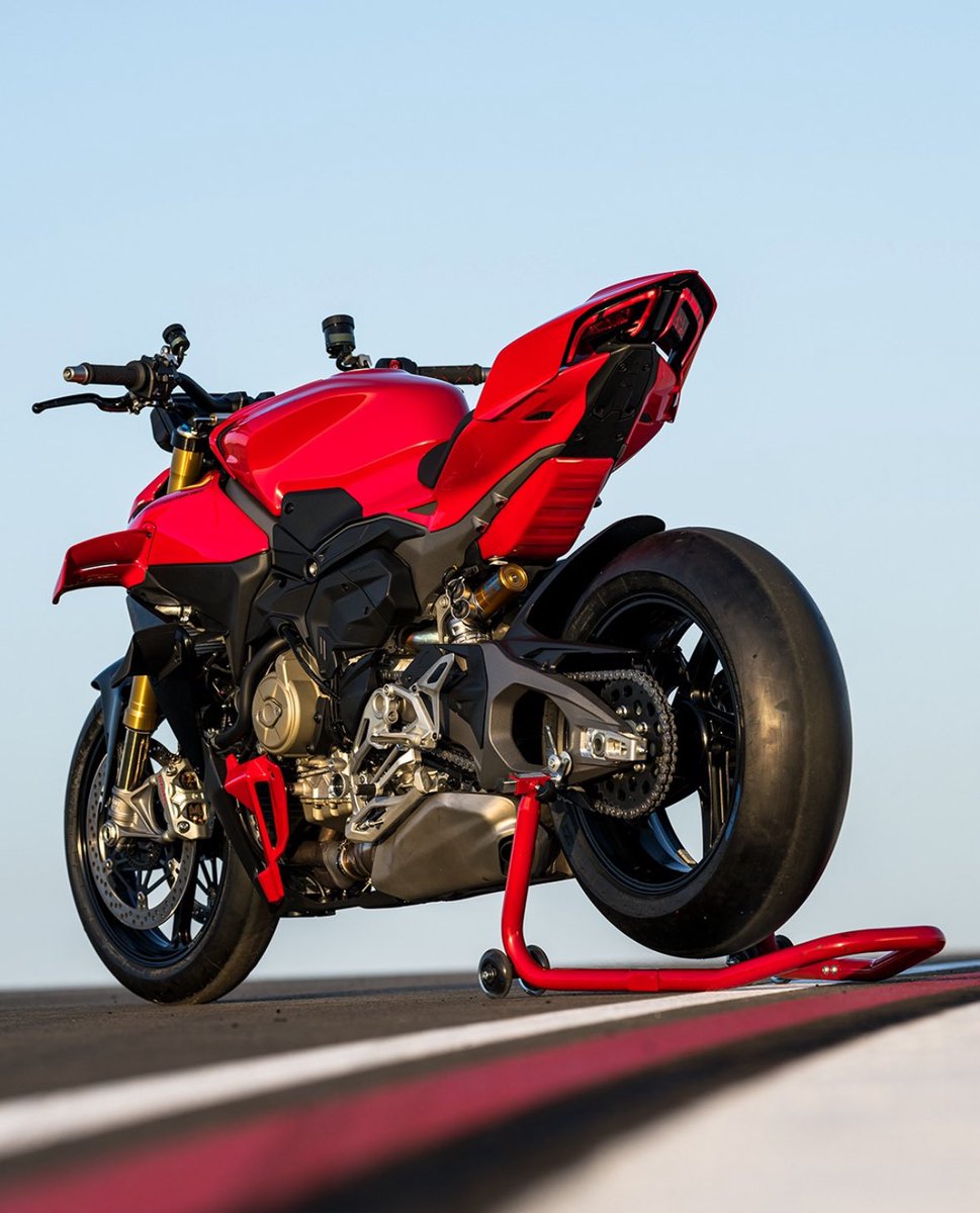 Aerodinámica avanzada, electrónica de alta precisión y la potencia de la Panigale V4, todo rediseñado para obtener la experiencia naked definitiva de Streetfighter V4: bit.ly/SFV4mx

#Ducati #DucatiMx #Streetfighter #StreetfighterV4