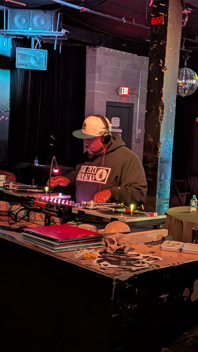 VeryWellVersed's tweet photo. What SEO conference can you find Phonte from Little Brother DJing? 

Only #techseoconnect https://t.co/uegoHeqhxs