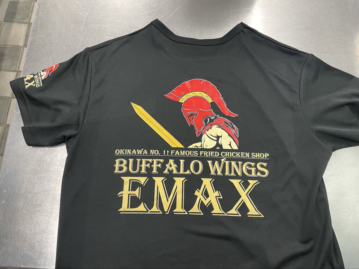 EmaxOkinawa's tweet photo. お店のTシャツ https://t.co/kjcFbfLmB5