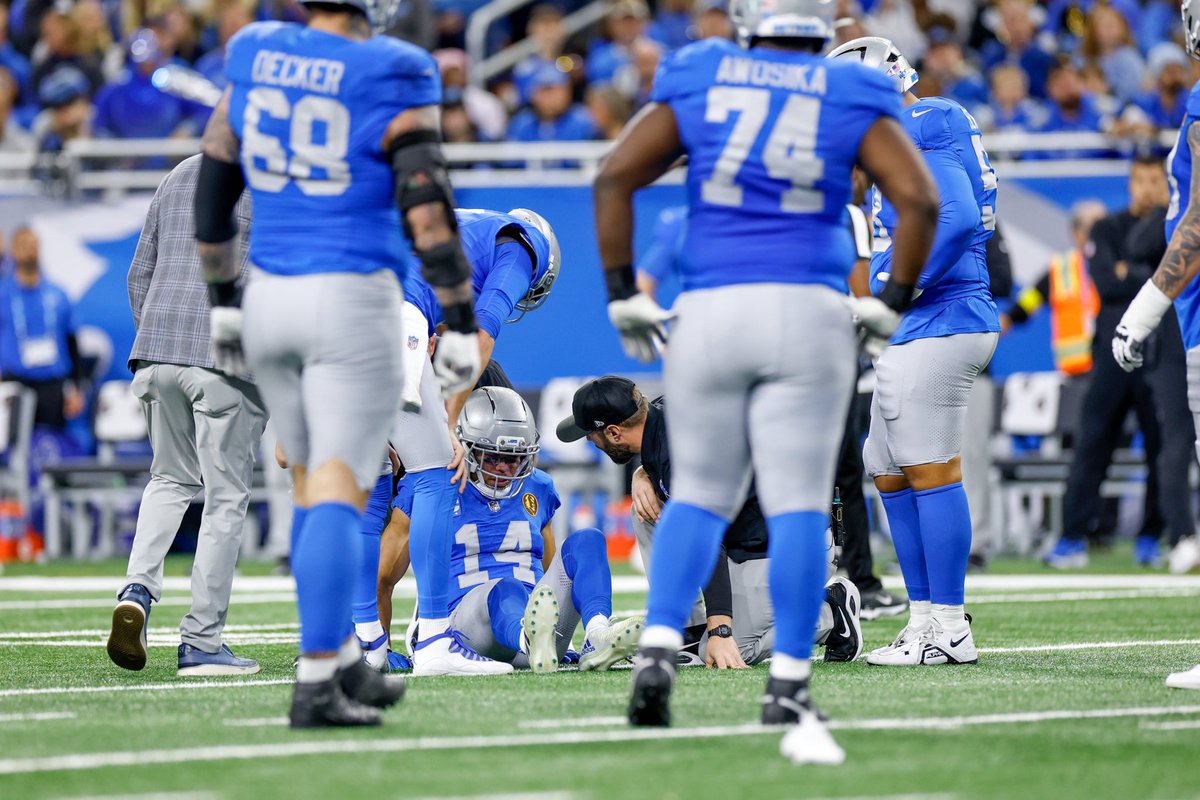 RapSheet's tweet image. #Lions WR Amon-Ra St. Brown, who didn’t practice this week because of an ankle injury, is officially active tonight against the #Cowboys. 

Against all odds, St. Brown is gonna give it a go. Quite a turnaround.