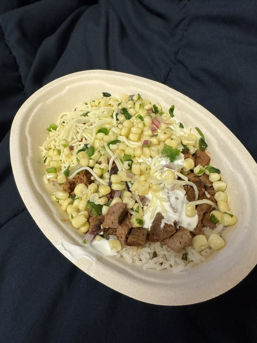 103 degree fever and ordered chipotle DoorDash because it’s the only thing I could stomach. This poor excuse for a chipotle bowl has me genuinely considering never going again.