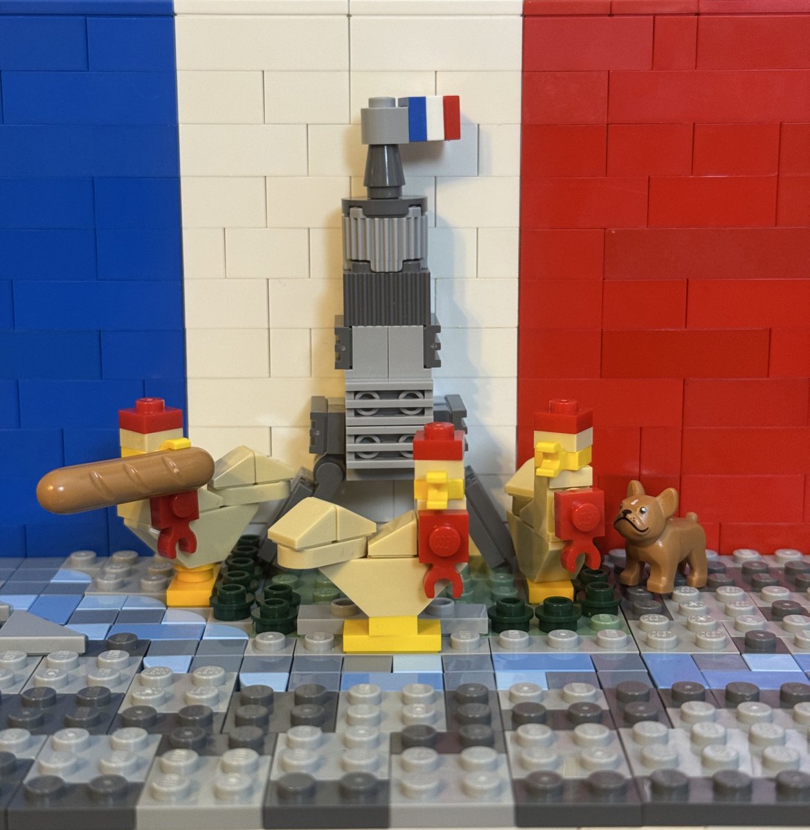 mandaeast's tweet photo. My two most recent #Lego MOCs… 🎶3 French Hens and 4 Calling Birds 🎶 #AFOL https://t.co/RdOgx7zh9q