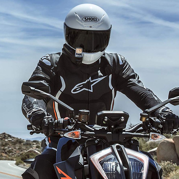 UnicunShop's tweet image. Ditch the bulky gadgets on your next ride! 😎 The NUVIZ Head-Up Display mounts to your helmet for navigation, calls, music &amp;amp; more.  🤯 Check it out! unicun.com/product/motorc… 🏍️ #MotorcycleGear #TechForRiders 💨