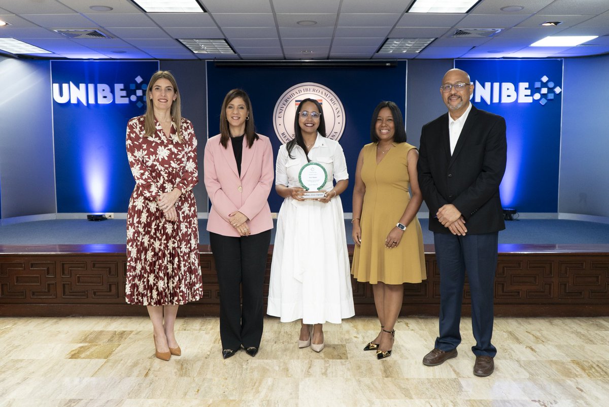 Conexión RSE reconoció a cuatro empresas que comunican la contribución social del voluntariado 
<a href="/Popularenlinea/">Banco Popular</a>
<a href="/AsocPopular/">APAP</a> <a href="/cibaodom/">Asociación Cibao de Ahorros y Préstamos</a> <a href="/EGEHAINA/">EGE Haina</a>