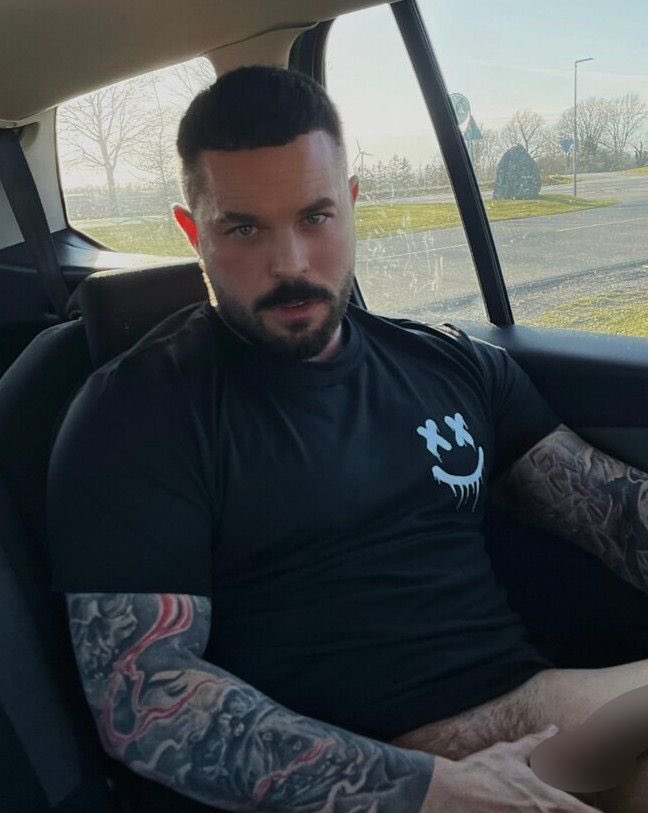 Julian Bleak XXX tweet media