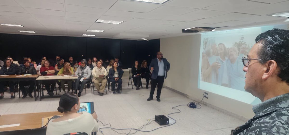 Por indicaciones del Secretario General de la Sección 11 del SNTE, Prof. Emilio Ortíz Amaro, se brindó atención a la Delegación Sindical D-III-246 en temas de Pensiones, a través de la Secretaría de Previsión Social de MSyS, en Centro SEP.

📅 4 de diciembre de 2025