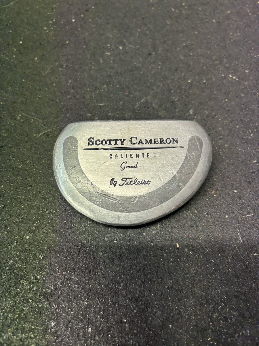 BeaugeyCustom's tweet image. Dark green cerakote with gold paint infill. Check out the before and after pictures. Call if you need any club work done!