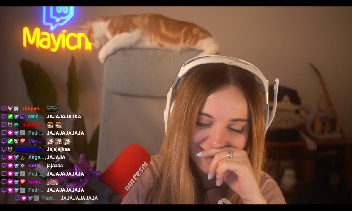 BARDLACK's tweet image. Descansa @Mayichii  pasa un buen finde y buen viaje de camino a la antigua casa tocó hacer limpieza.
5 días de extensible May y los que faltan haha',😂💜 se han pasado como agua y con buena compañia May. 
Pasa buena noche May y nos vemos el lunes, un abrazo!!! 💜💜🫂