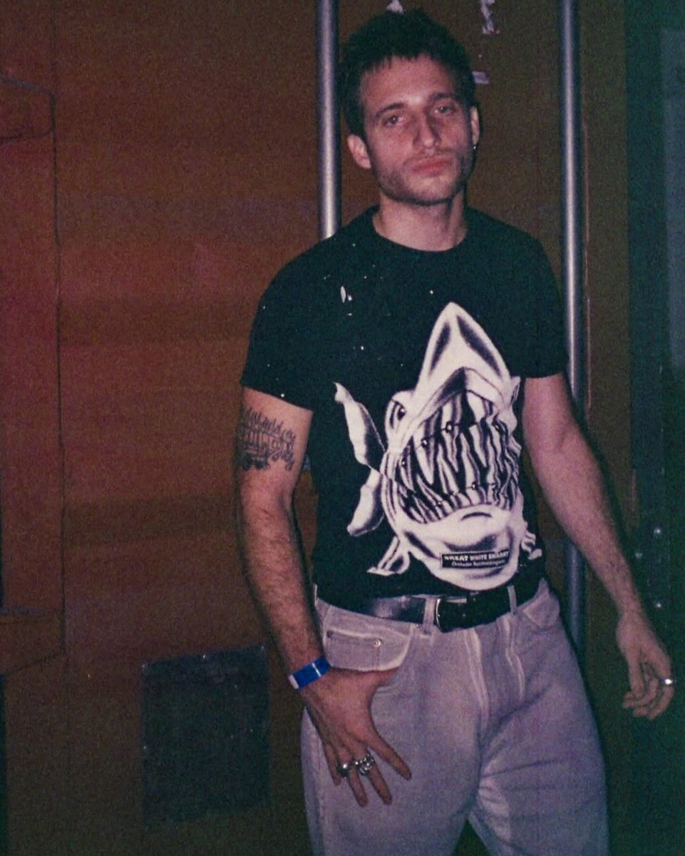 los pibes se matan en el gimnasio y a nosotras nos gustan así narigon con un piercing en la ceja y con conciencia social