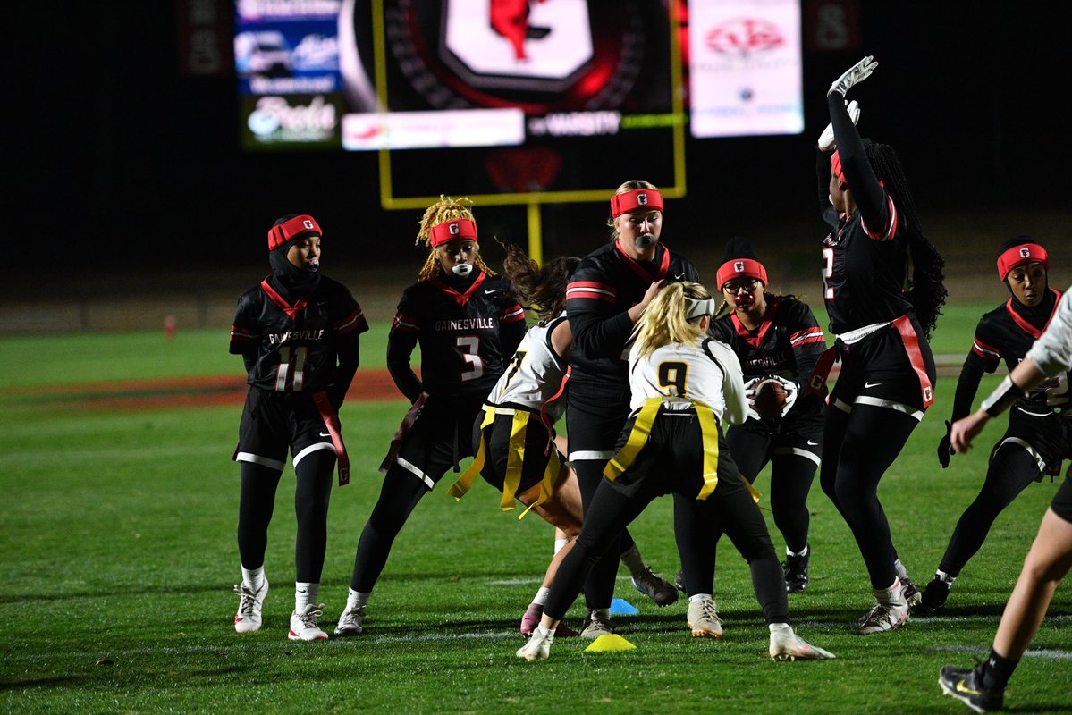 On to the next one (which will also be played tonight): 🔴🐘🏁🏈 beat Worth County 32-0 and will next take on the winner for Carver-Columbus and Metter for a spot in the state quarterfinals #GoBigRed