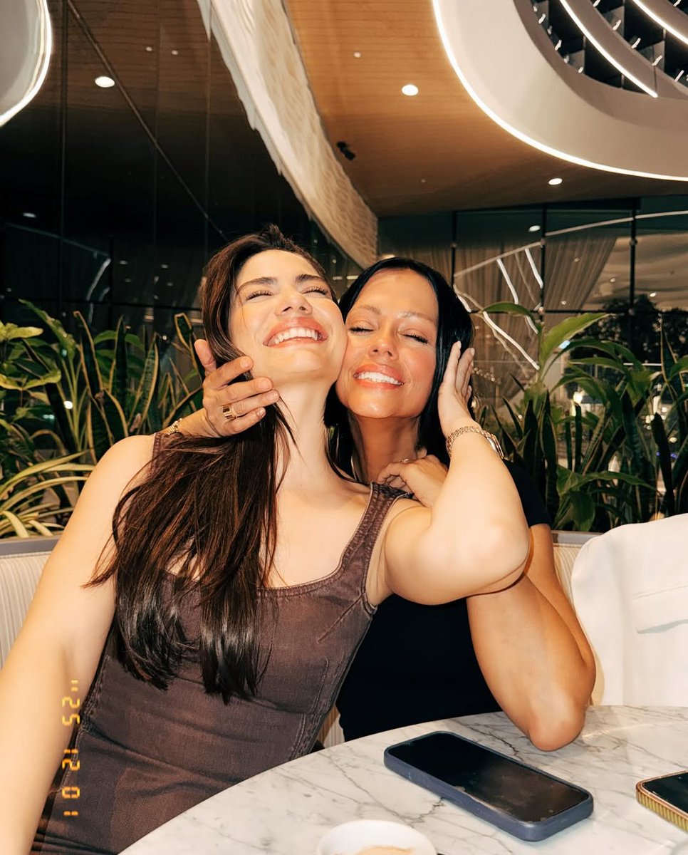 DemetOzdemirBR's tweet image. 📷 Instagram | derya.rimedzo
"Rüya tadında geçen #dohaqatar tatili .  En  sevdiğimle .⭐️❤️💃"

#DemetÖzdemir