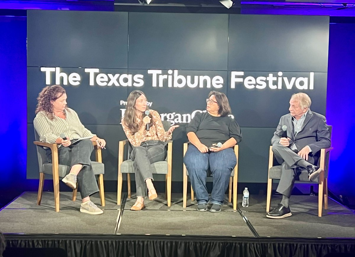 RaiseYourHandTexas tweet media