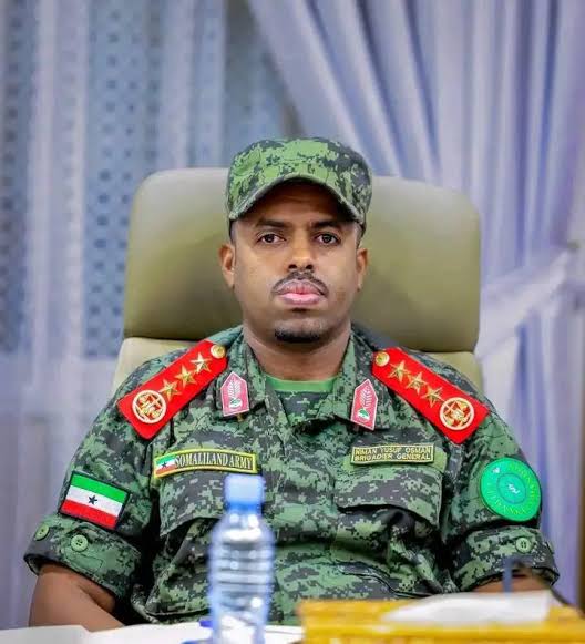 WaisAbdi1's tweet photo. #Aamar
Waa in ciidanku si deg-deg ah u afgambiyaan dawladahan so qaadatay mashruuca lagu burburinayo Republic of Somaliland. https://t.co/D3NM3vCMzU