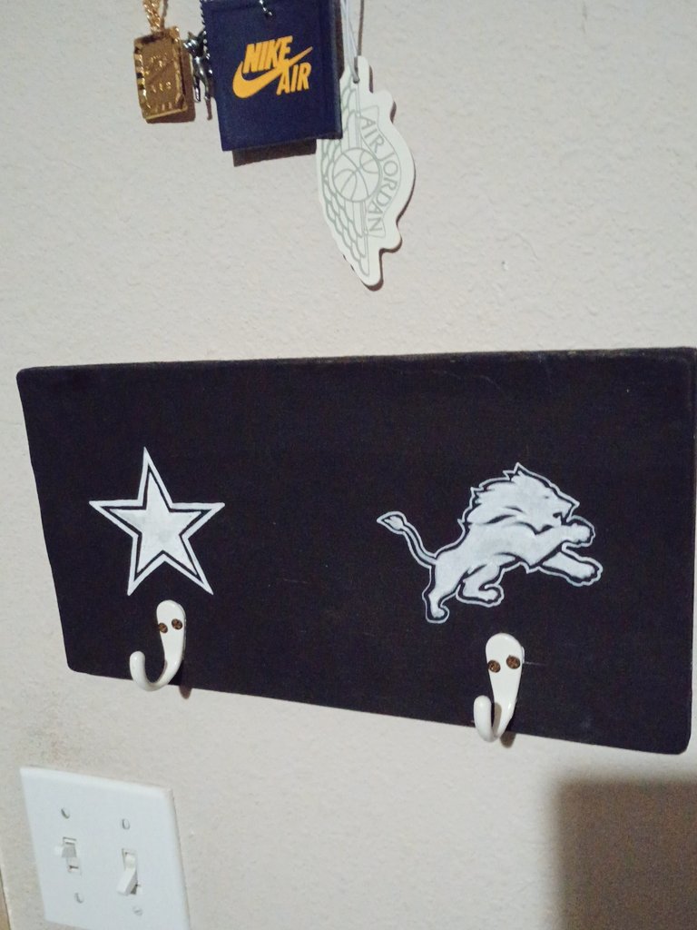 Well it's almost game time. I have a house divided tonight. But you know my <a href="/dallascowboys/">Dallas Cowboys</a> getting that W. Go Cowboys 💪🏼🤠 #CowboysNation