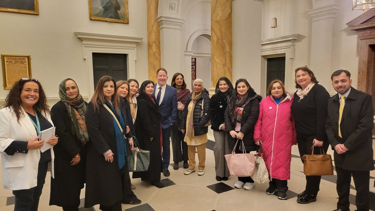ammaraliDublin8's tweet image. A big thank you to Senator @votemaryfitz for organising a fantastic Dáil tour on a sitting day for the Asian Women's Club Ireland (AWCI)! It was a wonderful opportunity to introduce the group to my Fianna Fáil colleagues @cardagh @jackfchambers, @DarraghOBrienTD, @PaulMcauliffe,…
