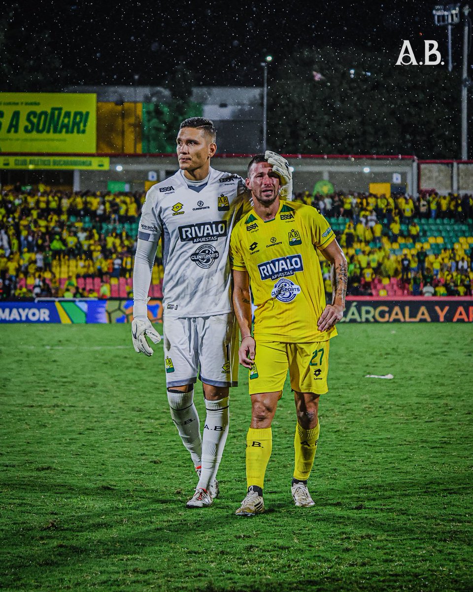 Uno hace goles, otro los evita, pero ambos representan el 𝐬𝐞𝐧𝐭𝐢𝐦𝐢𝐞𝐧𝐭𝐨 𝐝𝐞 𝐮𝐧𝐚 𝐜𝐢𝐮𝐝𝐚𝐝🫂