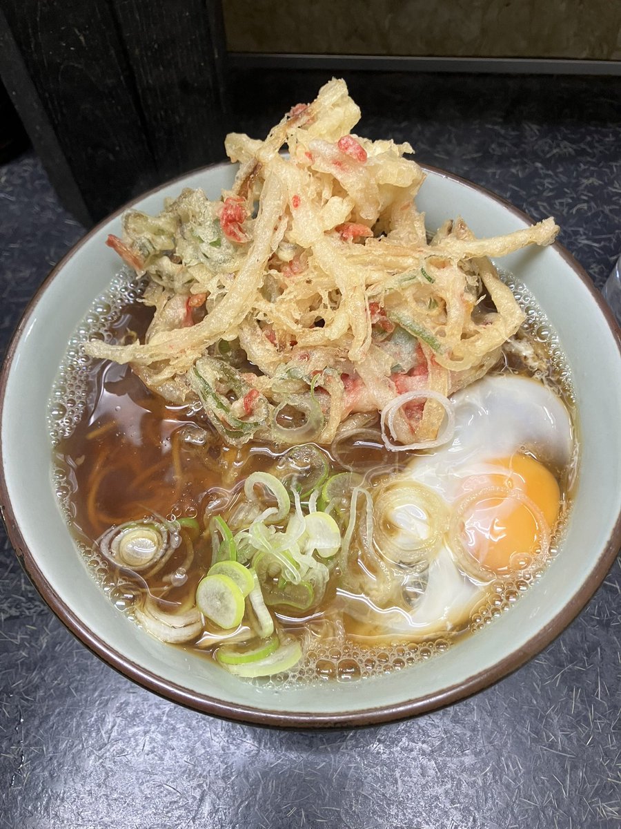 今日は満月。一足先に月見。