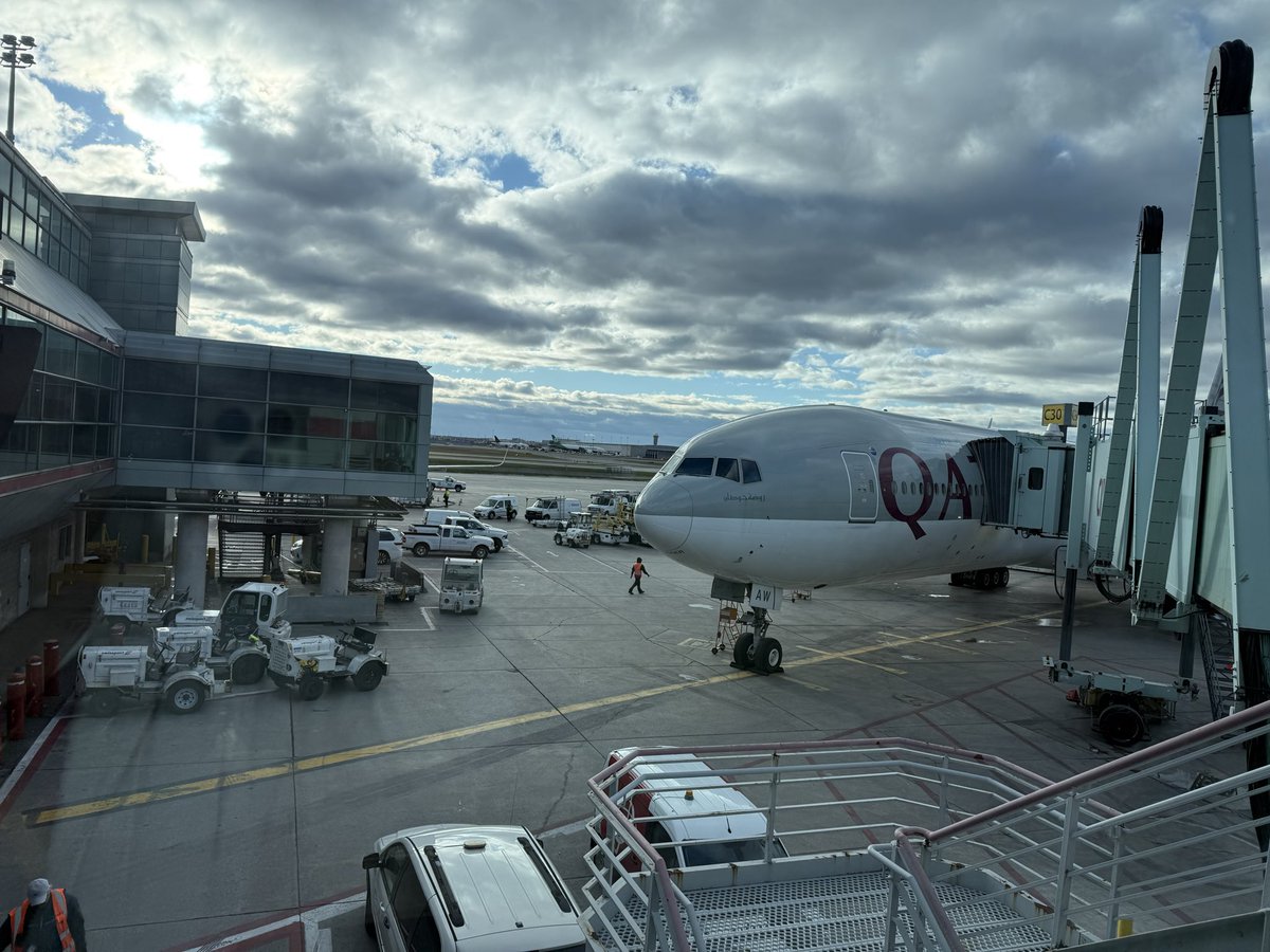 outof_nowhere's tweet photo. @qatarairways Qatar Airways Review

I was disappointed with my recent Qatar Airways experience.
•Vegetarian meals were already over, even though I had selected my preference in advance.
•#awareness #airlines #feedback #MarkTuanxSpotifyWrappedTH2025 #DMDCHARITY2025xKNP https://t.co/OG6KX0Qvg4
