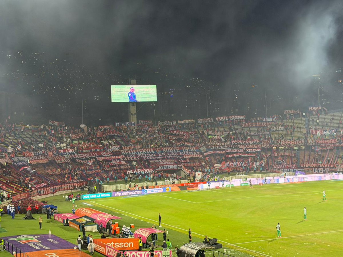 No les da vergüenza, los del Rojo, son 50 🎶 🎵 🎙 🎼