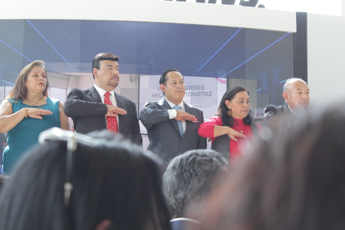 El día de hoy el Subsecretario de Educación Media Superior y Superior en Hidalgo, Dr. <a href="/DanielFragosoT/">Daniel Fragoso</a>, declaró inaugurados los trabajos de la Expo Mecánico Automotriz Internacional 2025, en representación del Secretario de Educación Pública de Hidalgo, Dr. <a href="/natycastrejonv/">Naty Castrejón</a>.