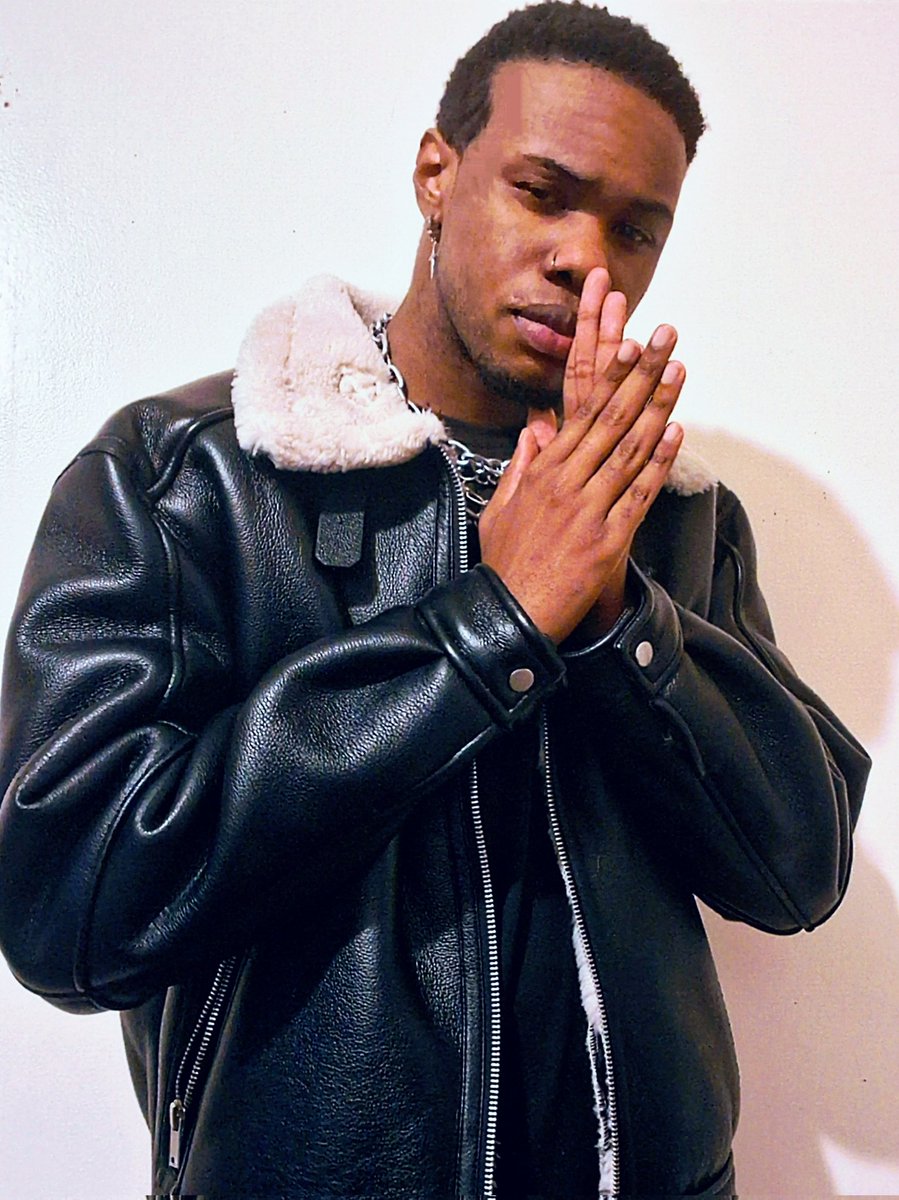 Malik_Nova96's tweet photo. "Got Rid Of Fear, Was Time That It Left."

📸: Myself 

#headshots #modeling #model #printmodeling #printmodel #fashion #hoodalternative #hoodalternativefashion #gothic #gothicfashion #streetwear #streetwearfashion #hiphop #hiphopfashion #fallfashion https://t.co/AbzRjCumCA