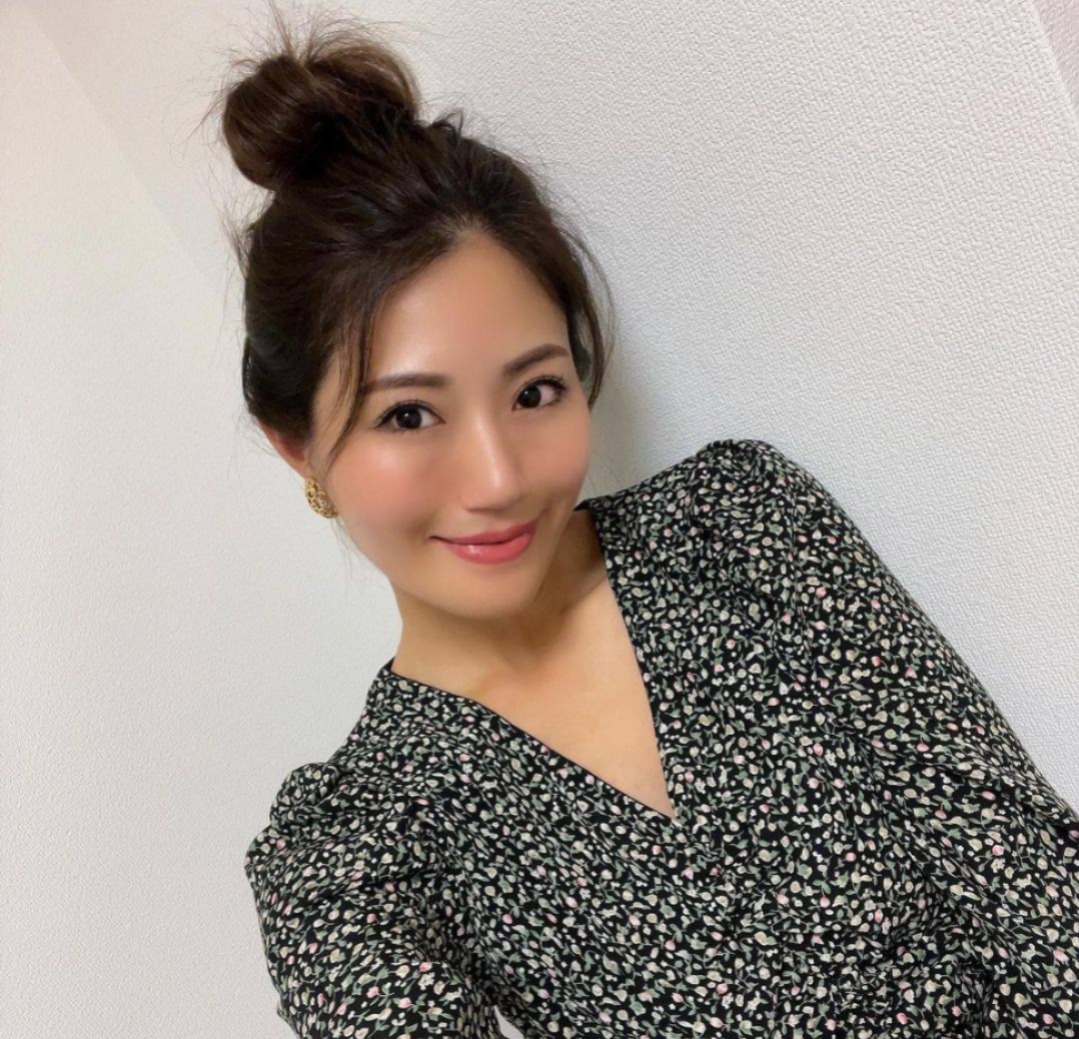 Beckyconglecki's tweet photo. Confidence looks good on me, don’t you think? 😉 https://t.co/VzZoUsNnl9