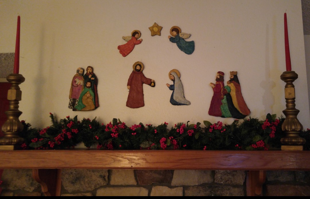 BonAnnie4's tweet photo. @CatholicFQ (He won't be there til very late on Christmas Eve ❤️) https://t.co/KeYc1NSBvM