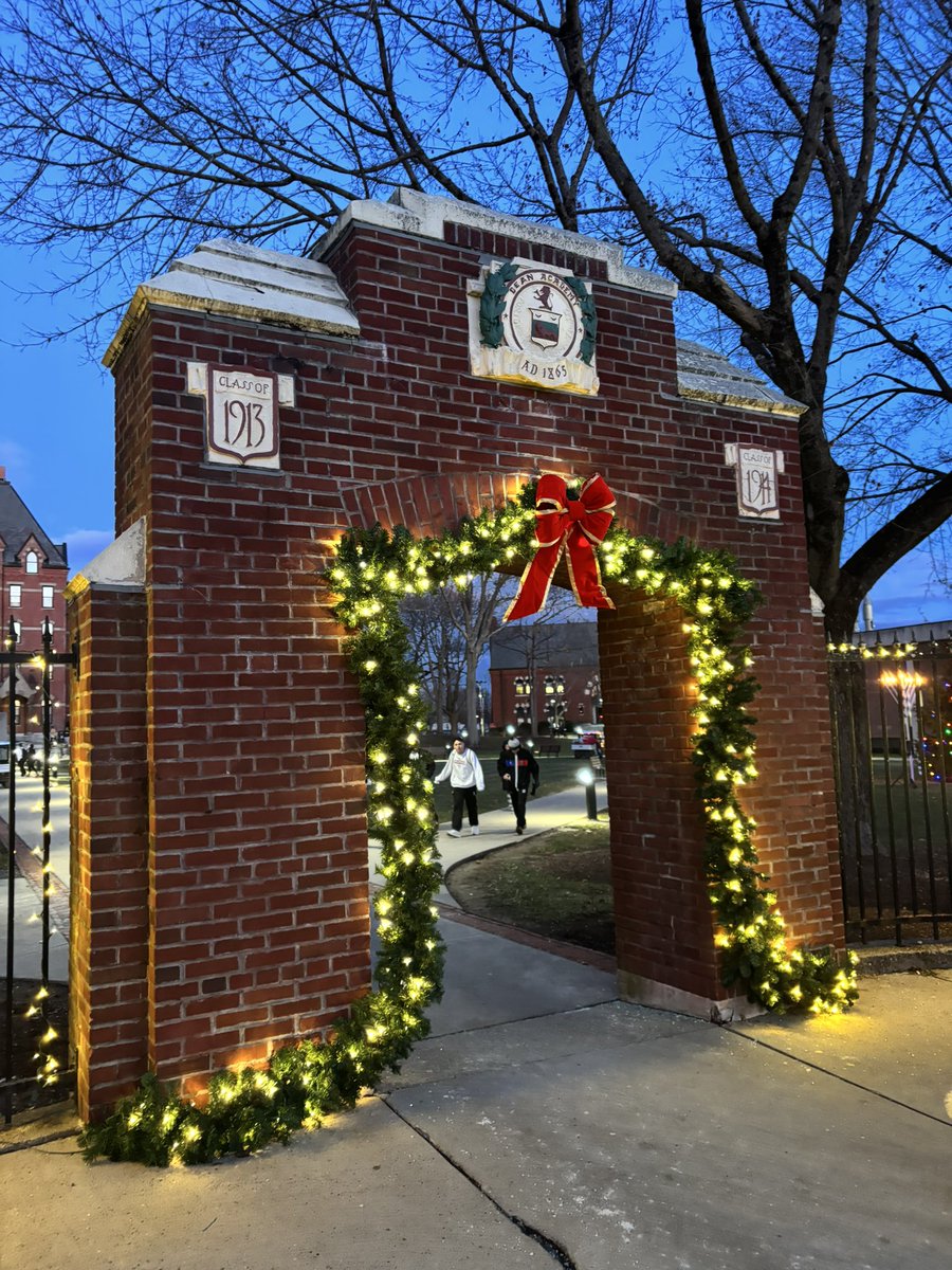 Dean College tweet media