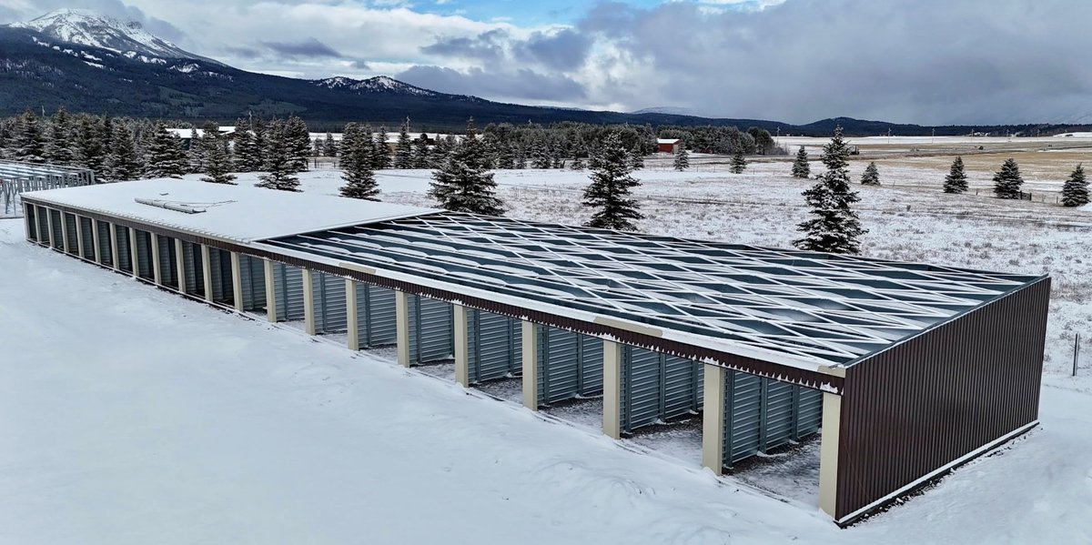 ForgeBuildingC1's tweet image. Forging ahead in Island Park, ID, on a new self-storage project featuring five drive-up buildings totaling over 76,000 sf and 162 units.

To stay ahead of the weather, our team expedited the delivery and erection of 2 buildings, with 3 scheduled for construction this Spring.