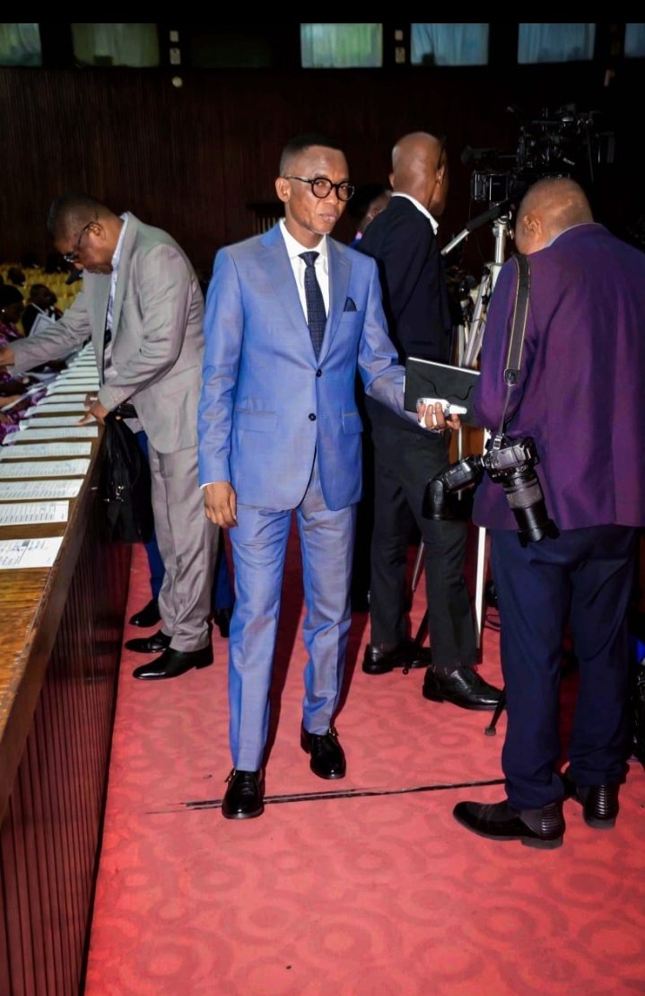 MulanguEdo's tweet photo. L'entérinement ce jour de l'accord de paix entre la #RDC et le #Rwanda restera l'un des actes héroïques posés par le premier citoyen congolais, Fatshi béton, durant son règne.

Signé aux USA, en présence de  @DonaldTrump, cet accord est un socle bien battu pour l'avènement d'une paix durable tant attendue, base du développement économique de la RDC.

Je félicite vivement son principal artisan, le président Félix-Antoine Tshisekedi Tshilombo, qui, dans sa vision éclairée, a su réaliser ce que certains compatriotes trouvaient comme un chimérique empire.

Je demande aux congolais de tout bord d'appuyer les efforts  du chef de l’État en ce moment où notre nation déjoue le plan de la balkanisation qui était orchestré par le Rwanda. 
@realDonaldTrump @Presidence_RDC
@RDC_Minafet @AssembleeNatRDC @unionsacreerdc @PrimatureRDC @TinaSalama2 @nntumbab1