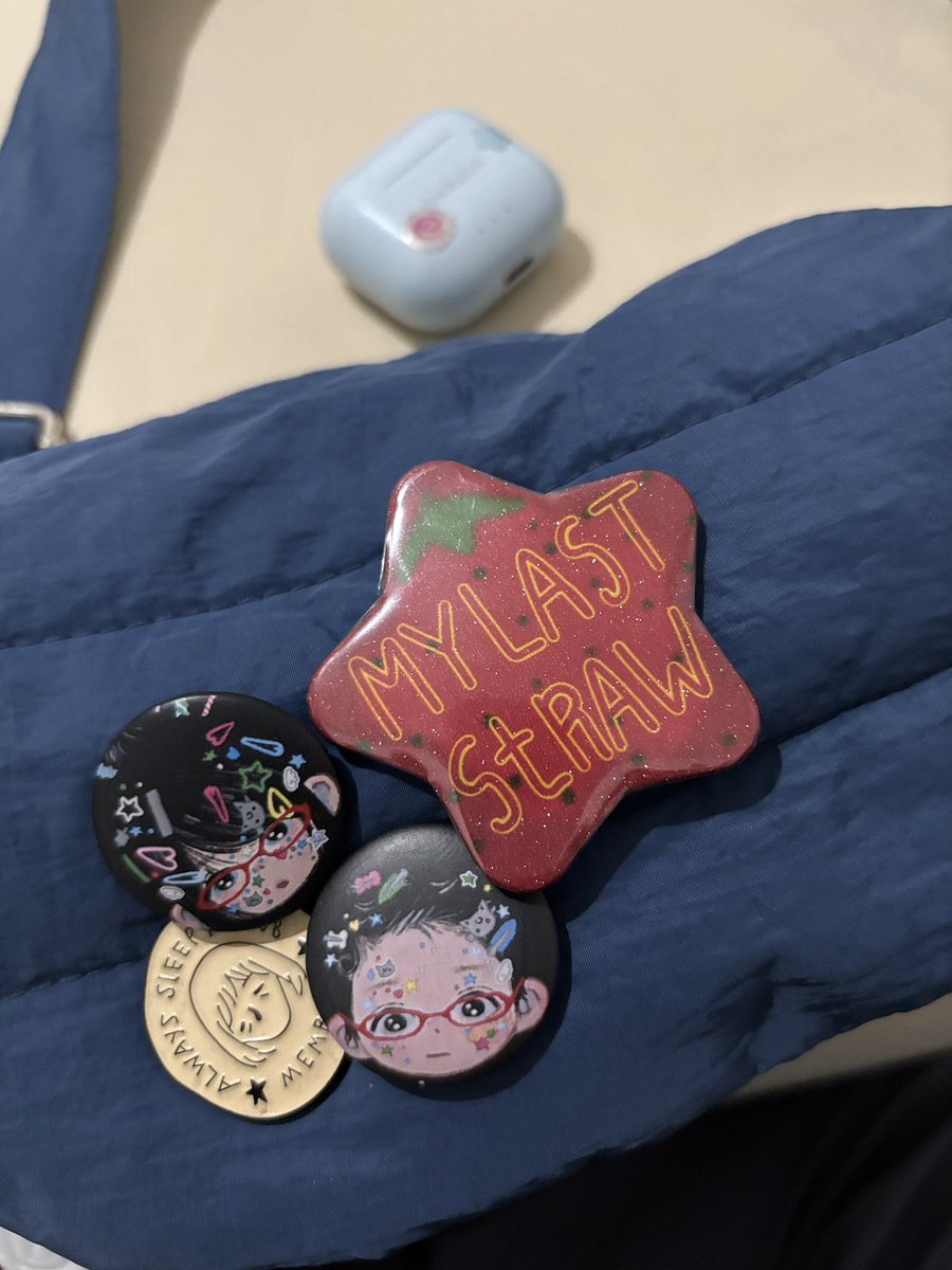 im not the only one who think this strawberry pin is super cute🍓⁉️