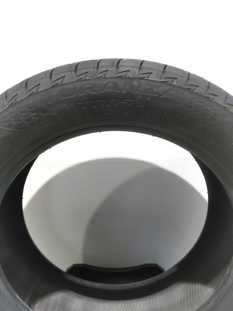 ＼ 高評価のコンフォートタイヤ ✨ ／
#ブリヂストン『トランザT005A 215/55R18 95H』

高品質な乗り心地と静粛性、そして優れた安全性能を兼ね備えた1本
レクサスやトヨタなど数々の純正タイヤとして採用しています

快適性＆安心感を重視する方におすすめです☘

#プレミアムタイヤ #タイヤ交換